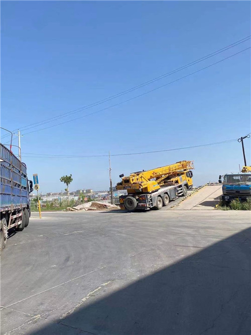 台儿庄区25吨吊车的租赁价格大概是多少？