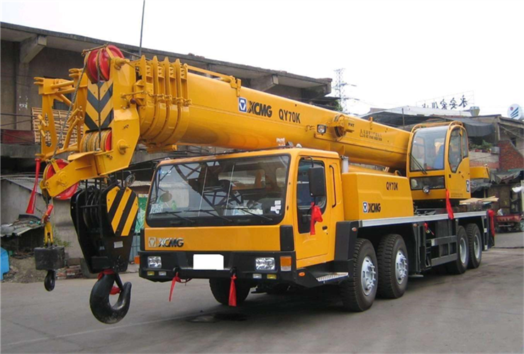 台儿庄区吊车出租选择重点